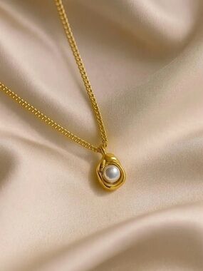 Gold Pearl Pendant Necklace Stainless Steel